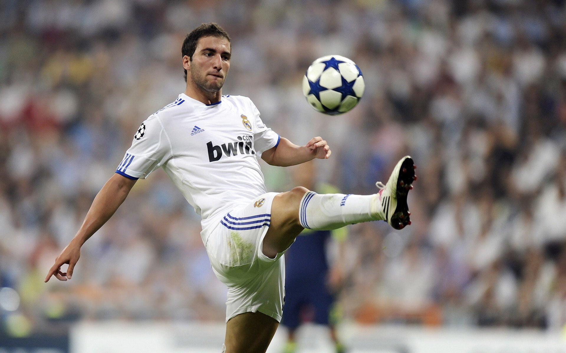 拜仁不断突破！，萨拉赫连续三场比赛得分超过晋级下一阶段热度持续攀升